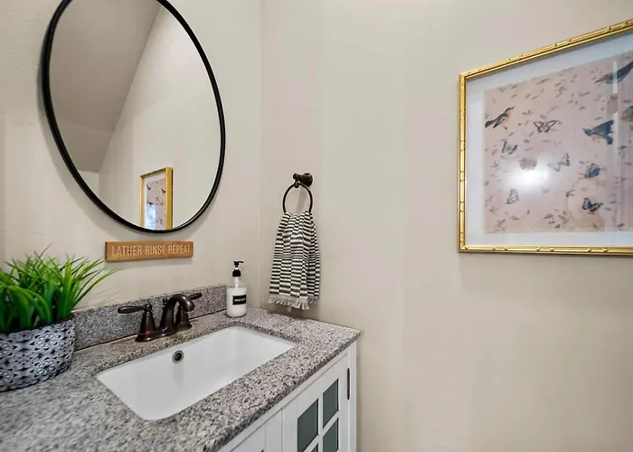 The Az Notebook, Sleeps 28, Included Holiday home *