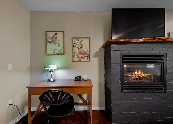 The Az Notebook, Sleeps 28, Included Holiday home *