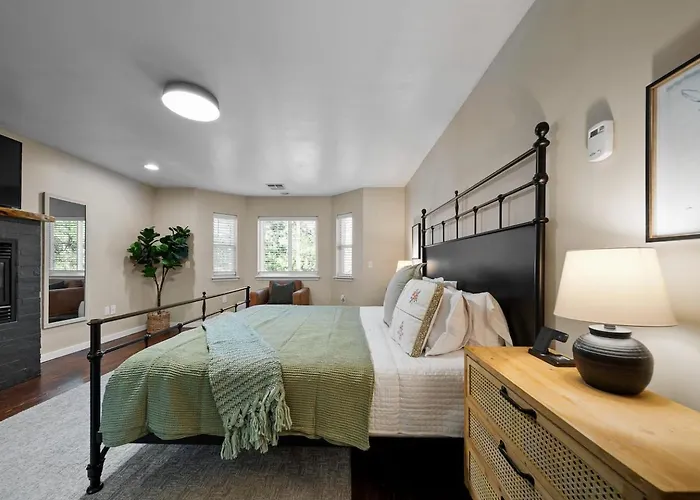 The Az Notebook, Sleeps 28, Included *